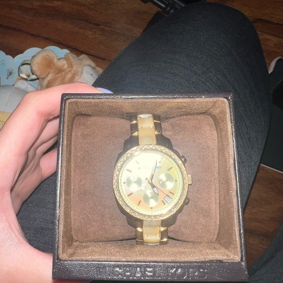 Gold Michael Kors Watch - Picture 5 of 6